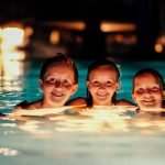 3 opções modernas de aquecedores para piscinas